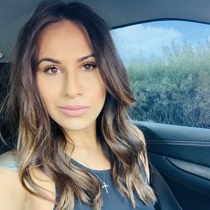 Meet your Posher, Nicole m.